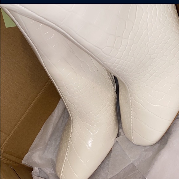 White croc ankle boot - Picture 6 of 9